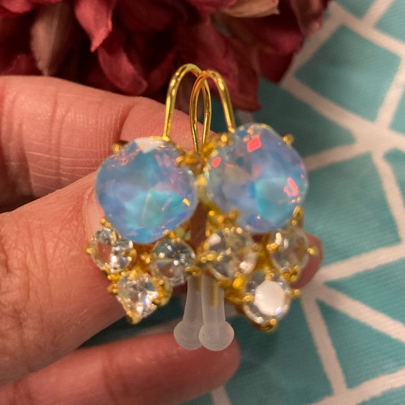 💛TODAY***$15***NWT vintage designer drop earrings. - Picture 2 of 4